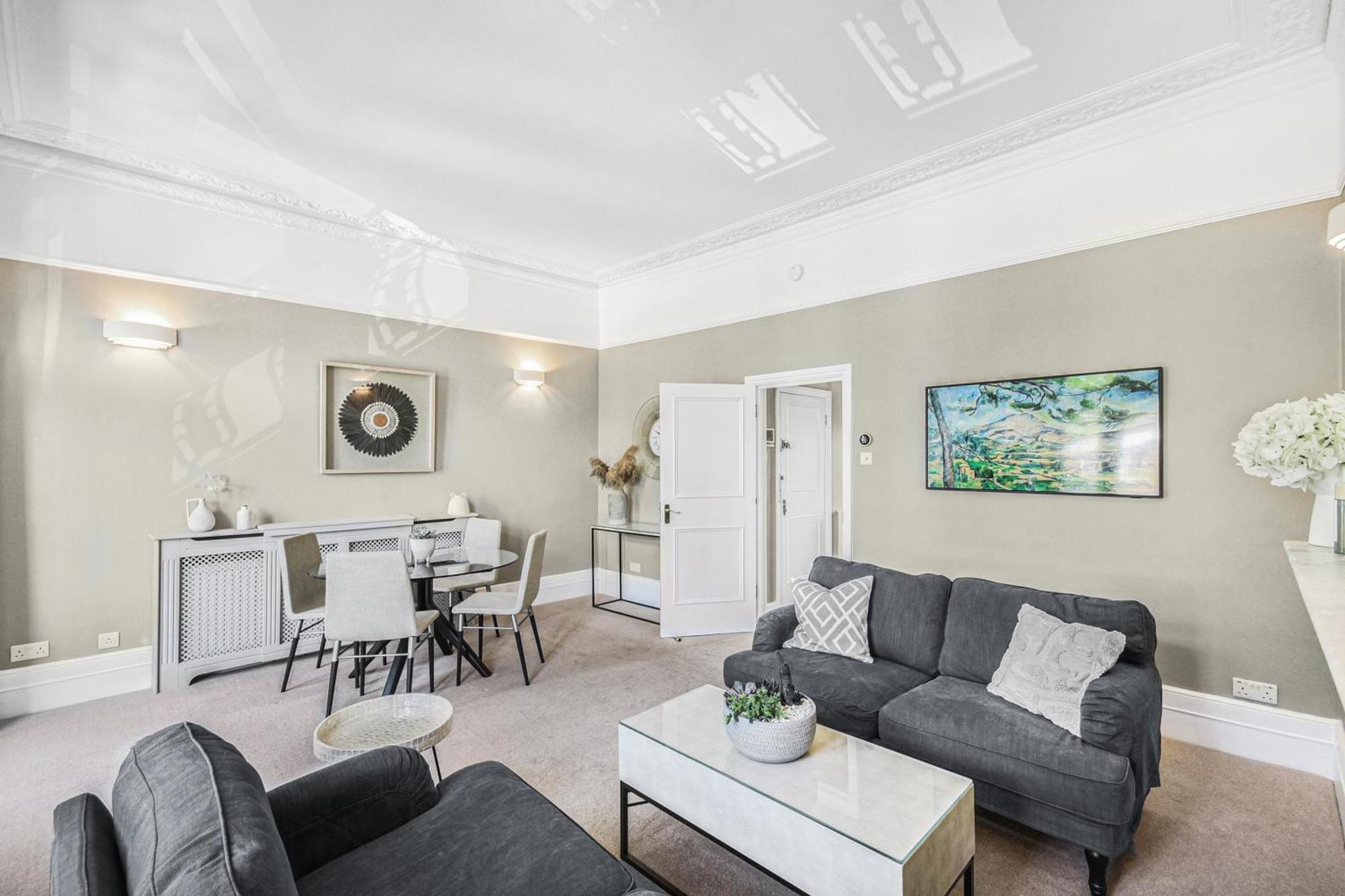 Lovely Large 1 Bed Renovated Flat W Balcony & 600Mb Wifi Лондон Экстерьер фото
